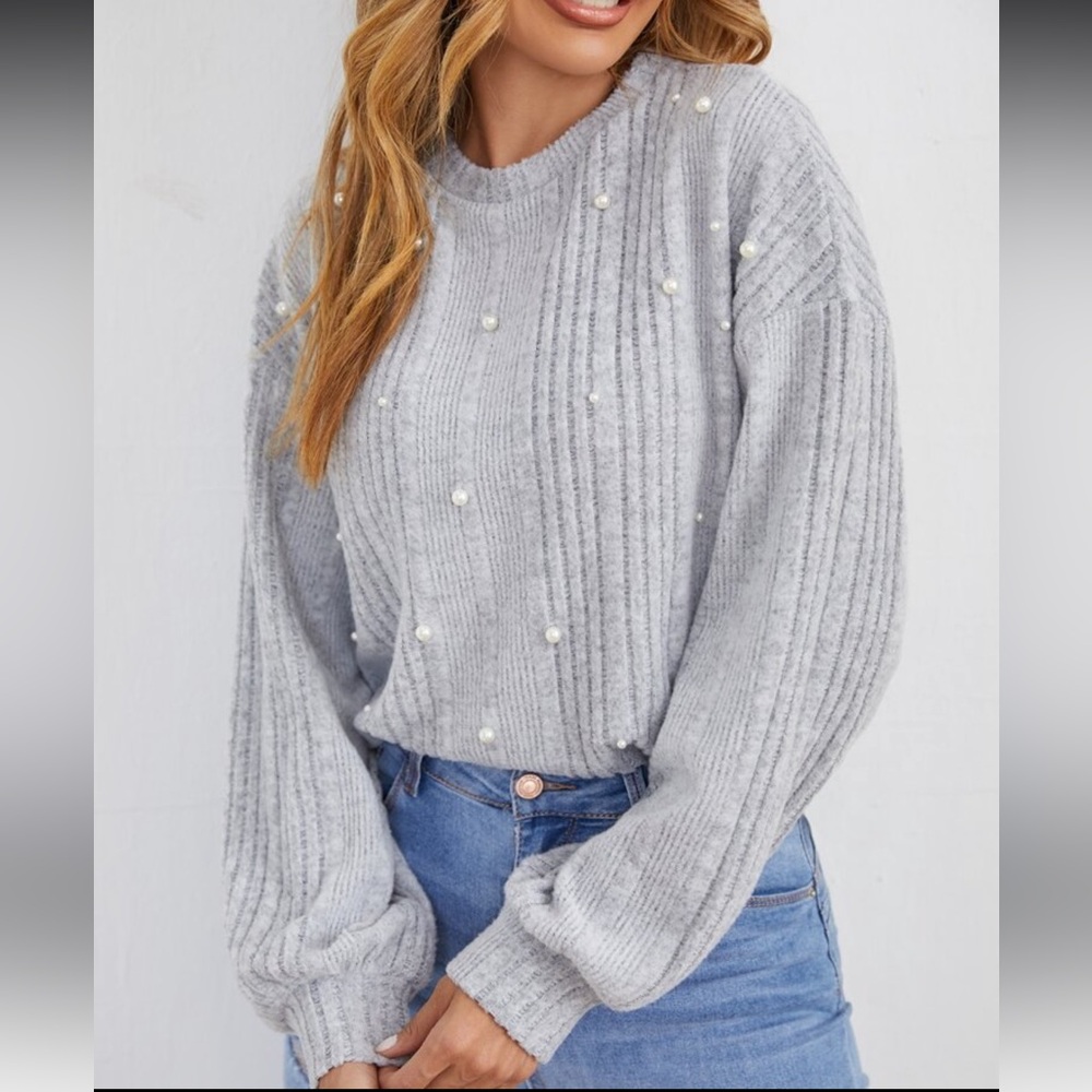 Grey long sleeve sweater